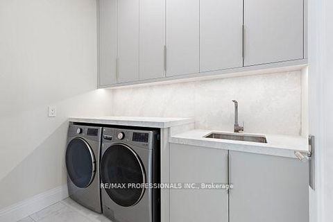 Photo 36 at 122 Ashbourne Drive, City Centre West, Toronto