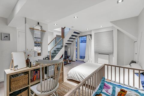 Photo 15 at 626 Huron Street, Annex, Toronto