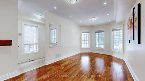 Photo 5 at 68 Walkview Street, Oak Ridges, Richmond Hill