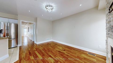 Photo 11 at 68 Walkview Street, Oak Ridges, Richmond Hill