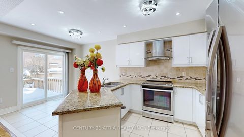 Photo 13 at 68 Walkview Street, Oak Ridges, Richmond Hill