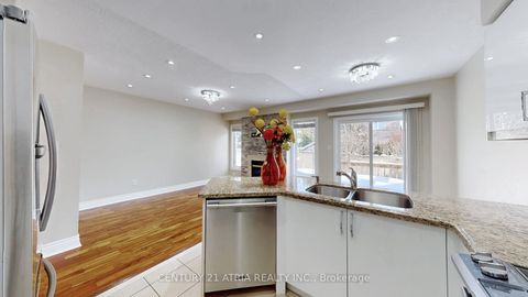 Photo 16 at 68 Walkview Street, Oak Ridges, Richmond Hill