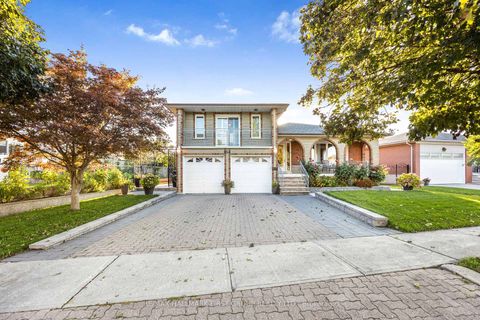 Photo 2 at 154 Fairglen Avenue, L'Amoreaux, Toronto