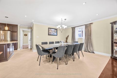 Photo 9 at 154 Fairglen Avenue, L'Amoreaux, Toronto