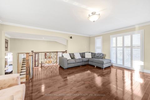 Photo 20 at 154 Fairglen Avenue, L'Amoreaux, Toronto