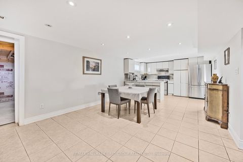 Photo 24 at 154 Fairglen Avenue, L'Amoreaux, Toronto