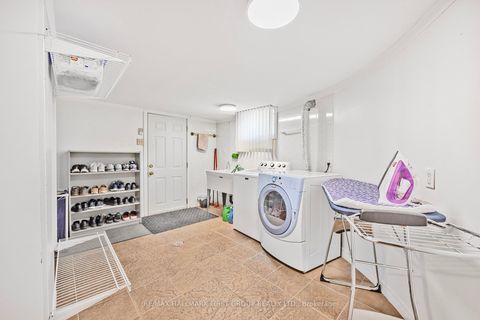 Photo 27 at 154 Fairglen Avenue, L'Amoreaux, Toronto