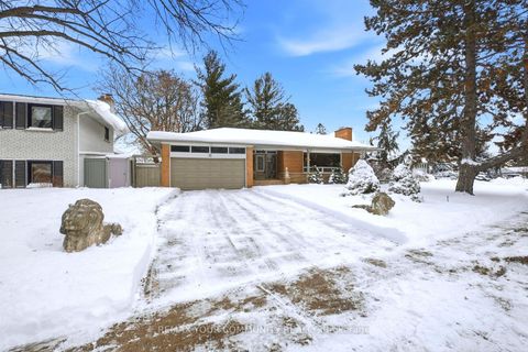 Photo 2 at 11 Grovetree Road, Beaumonde Heights, Toronto