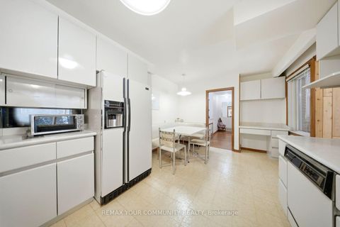 Photo 13 at 11 Grovetree Road, Beaumonde Heights, Toronto