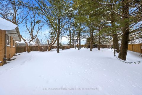 Photo 44 at 11 Grovetree Road, Beaumonde Heights, Toronto