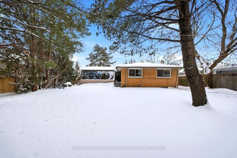 Photo 46 at 11 Grovetree Road, Beaumonde Heights, Toronto