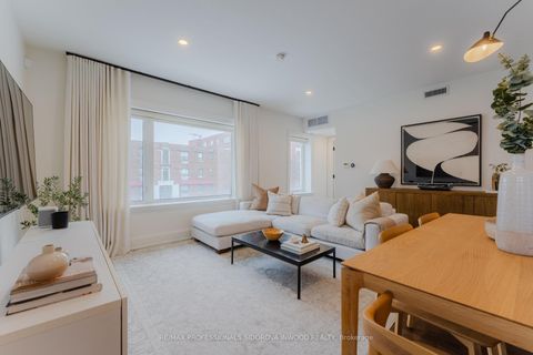 Photo 3 at 3A - 1657 Bathurst Street, Forest Hill South, Toronto