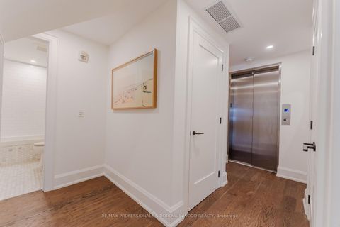 Photo 20 at 3A - 1657 Bathurst Street, Forest Hill South, Toronto