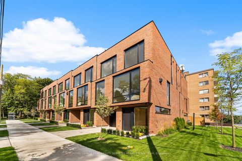 Photo 1 at 38 Evergreen Gardens, Leaside, Toronto