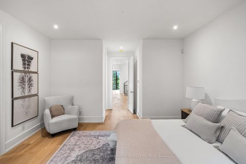 Photo 24 at 38 Evergreen Gardens, Leaside, Toronto