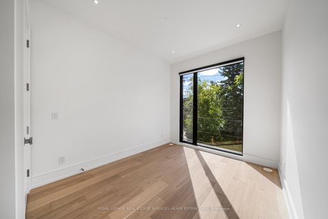 Photo 28 at 38 Evergreen Gardens, Leaside, Toronto