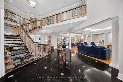 Photo 3 at 161 Renaissance Court, Beverley Glen, Vaughan