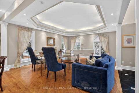 Photo 4 at 161 Renaissance Court, Beverley Glen, Vaughan