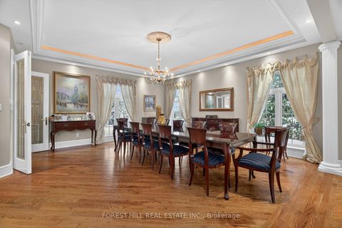 Photo 5 at 161 Renaissance Court, Beverley Glen, Vaughan