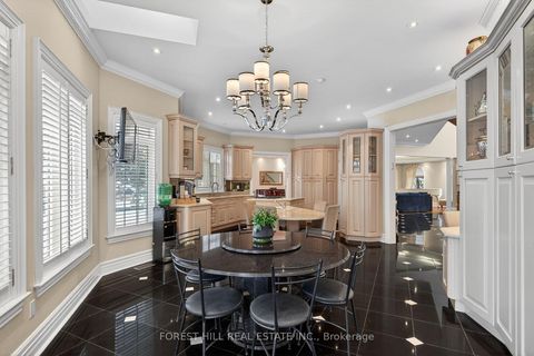 Photo 10 at 161 Renaissance Court, Beverley Glen, Vaughan