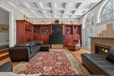 Photo 14 at 161 Renaissance Court, Beverley Glen, Vaughan