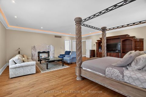 Photo 22 at 161 Renaissance Court, Beverley Glen, Vaughan