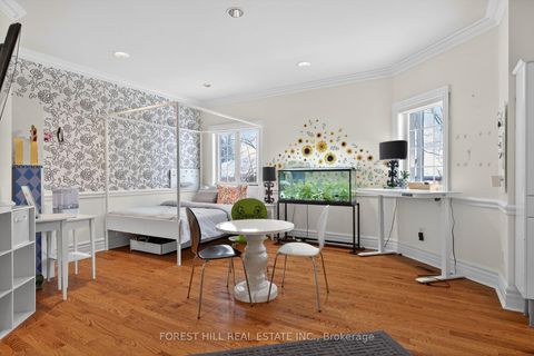 Photo 30 at 161 Renaissance Court, Beverley Glen, Vaughan