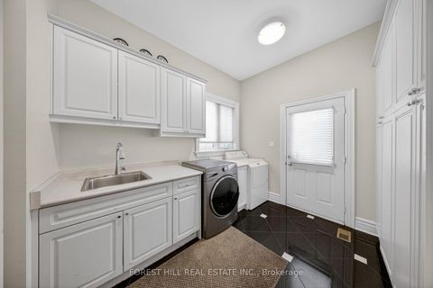 Photo 36 at 161 Renaissance Court, Beverley Glen, Vaughan