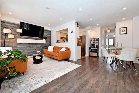 Photo 8 at 6 - 31 Madelaine Drive, Painswick South, Barrie