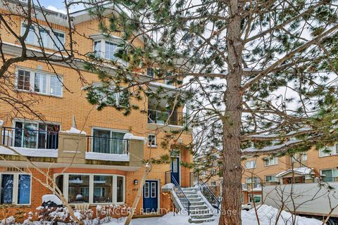 Photo 1 at 1532 - 28 Sommerset Way, Willowdale East, Toronto