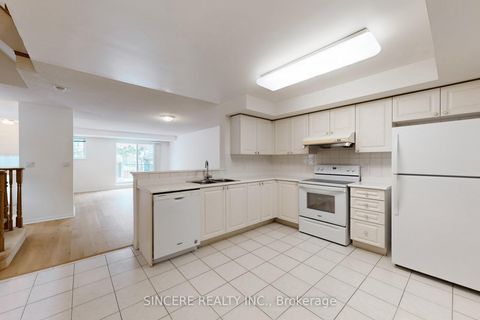 Photo 10 at 1532 - 28 Sommerset Way, Willowdale East, Toronto