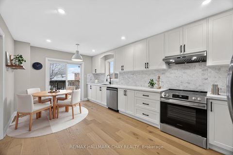 Photo 2 at 32 Bloom Crescent, Ardagh, Barrie