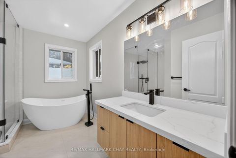 Photo 13 at 32 Bloom Crescent, Ardagh, Barrie