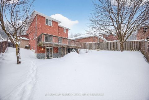 Photo 25 at 32 Bloom Crescent, Ardagh, Barrie