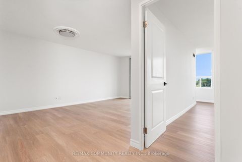 Photo 5 at 501 - 330 Mccowan Road, Eglinton East, Toronto