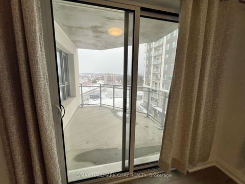 Photo 7 at 618 - 58 LAKESIDE Terrace, Little Lake, Barrie