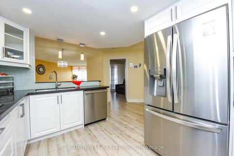 Photo 17 at 1601 - 1101 Steeles Avenue W, Branson, Toronto