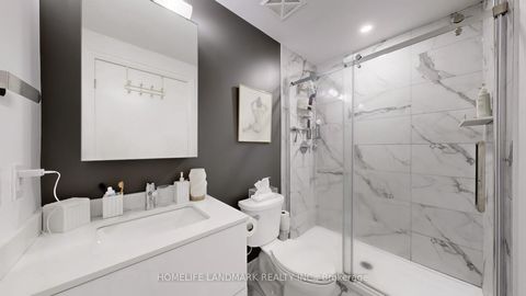 Photo 12 at 812 - 6 David Eyer Road, Rural Richmond Hill, Richmond Hill