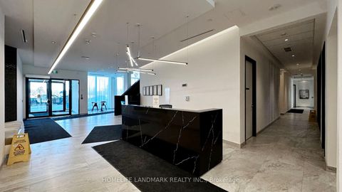 Photo 25 at 812 - 6 David Eyer Road, Rural Richmond Hill, Richmond Hill