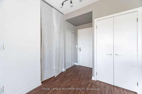 Photo 2 at 511 - 5101 Dundas Street W, City Centre West, Toronto