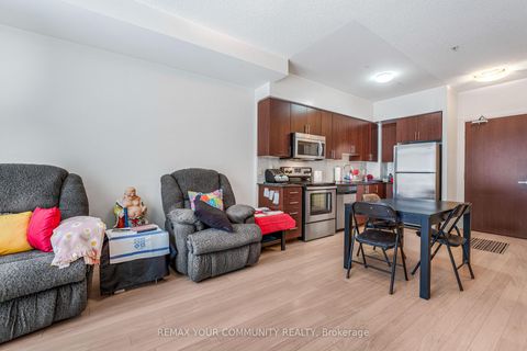 Photo 8 at 108 - 75 North Park Road, Beverley Glen, Vaughan