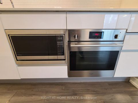 Photo 6 at 425 - 377 Madison Avenue, Casa Loma, Toronto