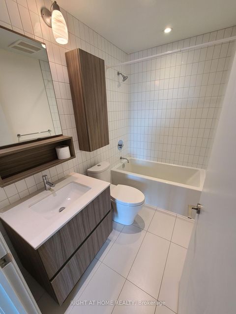 Photo 12 at 425 - 377 Madison Avenue, Casa Loma, Toronto