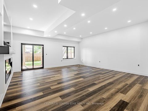 Photo 4 at 48B Maybourne Avenue, Birchmount, Toronto