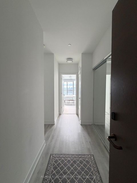 Photo 5 at 832 - 20 Inn On The Park Drive, Don Mills, Toronto