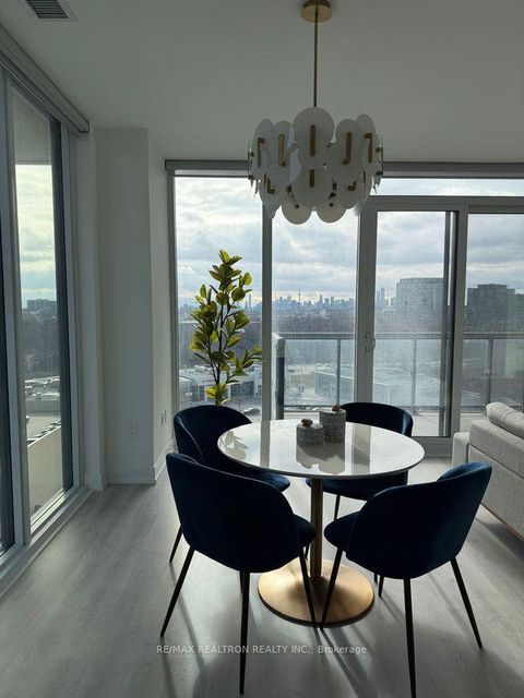 Photo 8 at 832 - 20 Inn On The Park Drive, Don Mills, Toronto