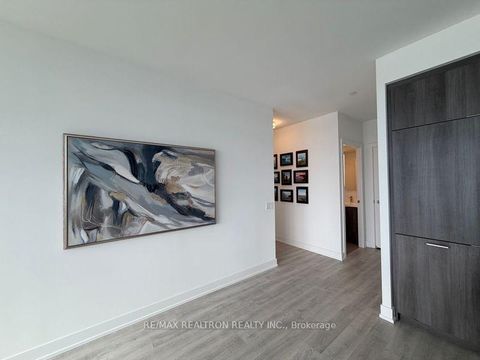 Photo 12 at 832 - 20 Inn On The Park Drive, Don Mills, Toronto