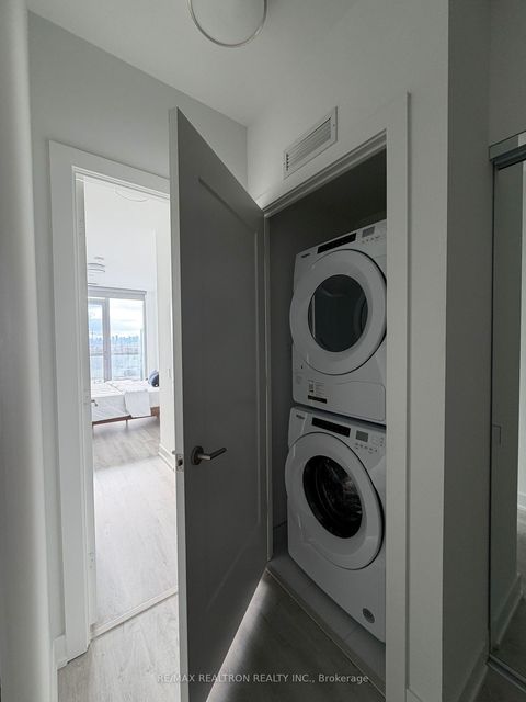 Photo 19 at 832 - 20 Inn On The Park Drive, Don Mills, Toronto