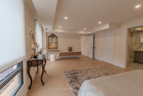 Photo 3 at 608 - 447 Walmer Road, Forest Hill South, Toronto