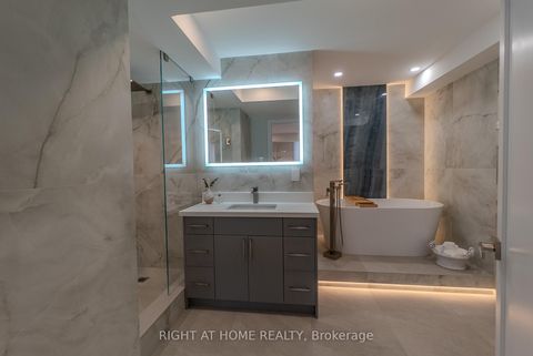 Photo 4 at 608 - 447 Walmer Road, Forest Hill South, Toronto